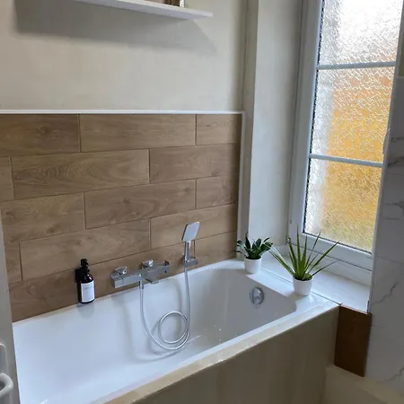 Familiale Independante Avec Salle De Bain Privee * Poitiers