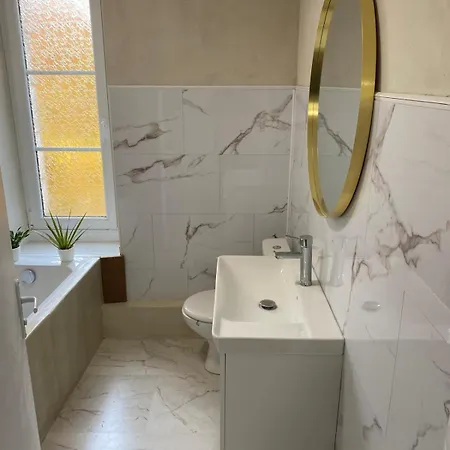 Familiale Independante Avec Salle De Bain Privee